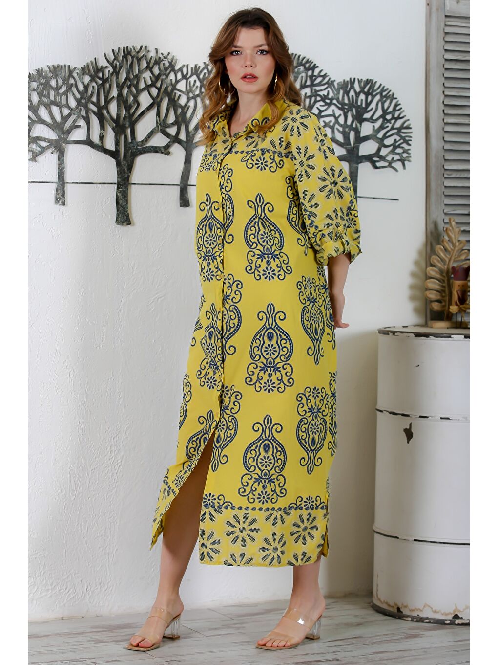 İtalyan Sarı Gömlek Yaka Düğmeli 3/4 Kol Yırtmaçlı Allover Baskılı Oversize Dokuma Elbise 130 72-3