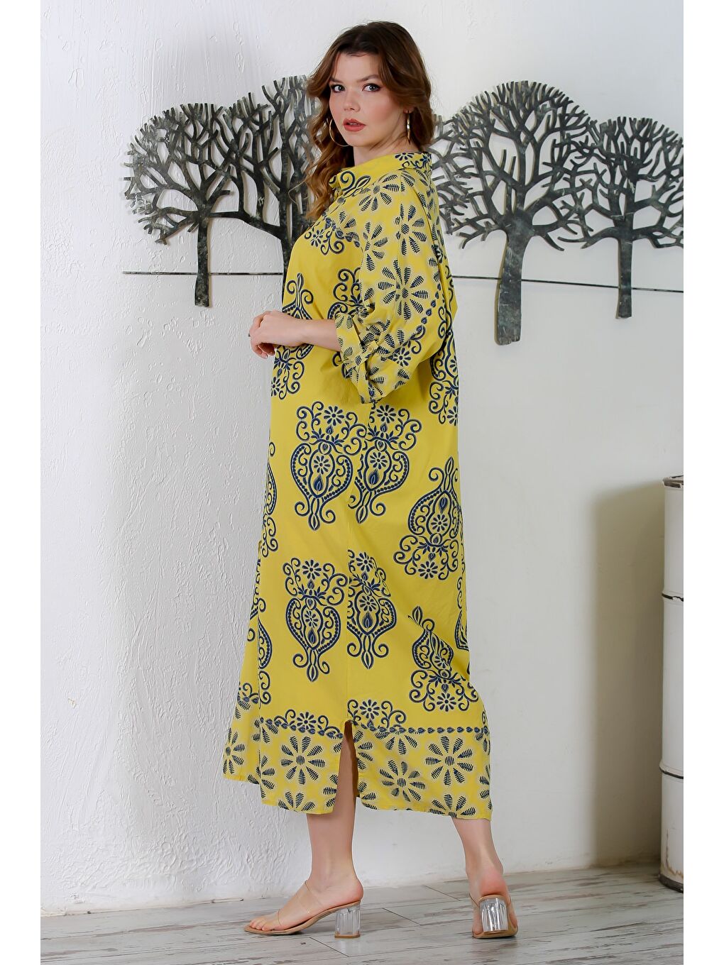 İtalyan Sarı Gömlek Yaka Düğmeli 3/4 Kol Yırtmaçlı Allover Baskılı Oversize Dokuma Elbise 130 72-4