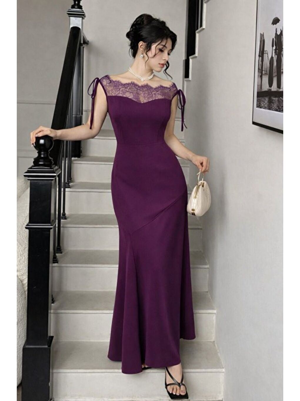 Mürdüm Kadın Göğüs Ve Yakası Dantel Detaylı Kayık Yaka Görünümlü Uzun Ithal Krep Elbise-2