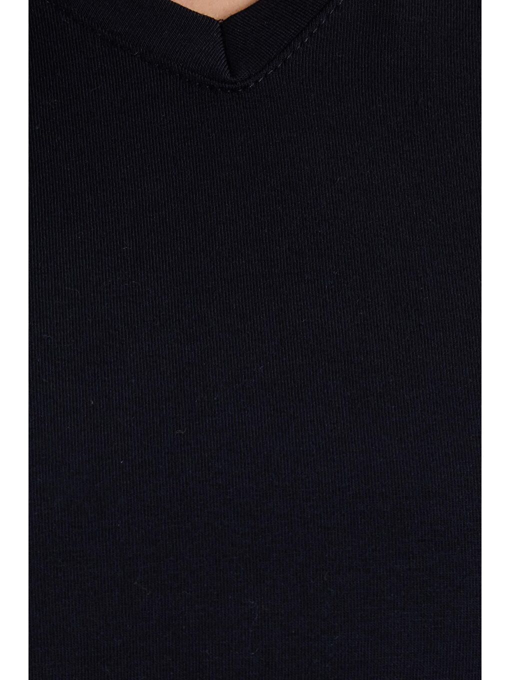 Kadın Slim Fit Dar Kesim Pamuklu Yumuşak Dokulu Elastanlı Esnek Kumaş Düz Basic Siyah V Yaka Tişört-2