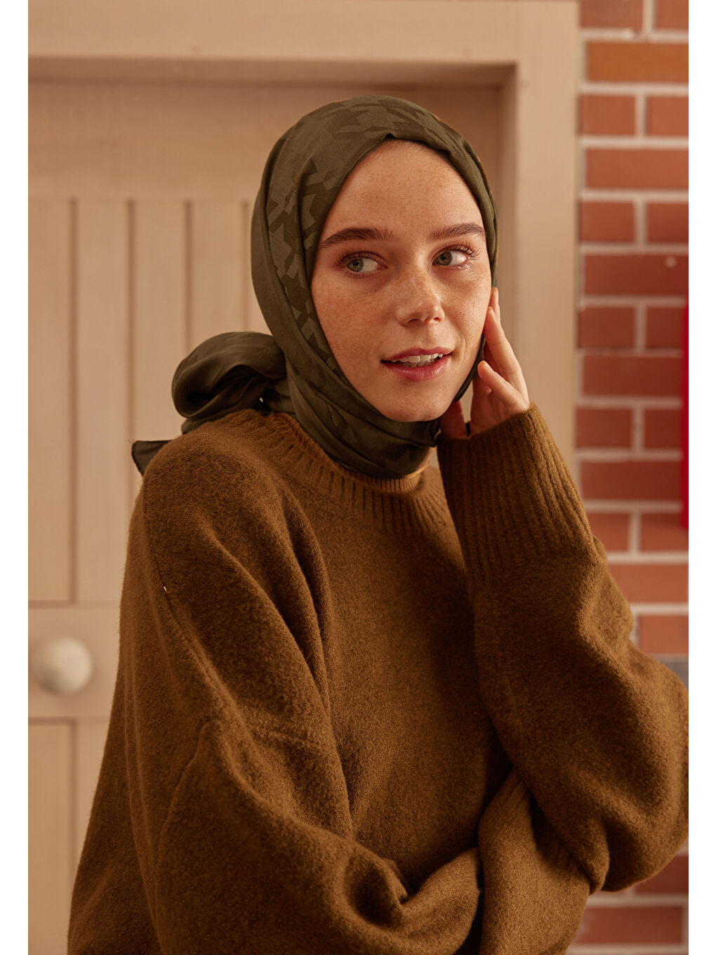 Kahverengi Kazayağı Jakarlı Şal Toprak-2