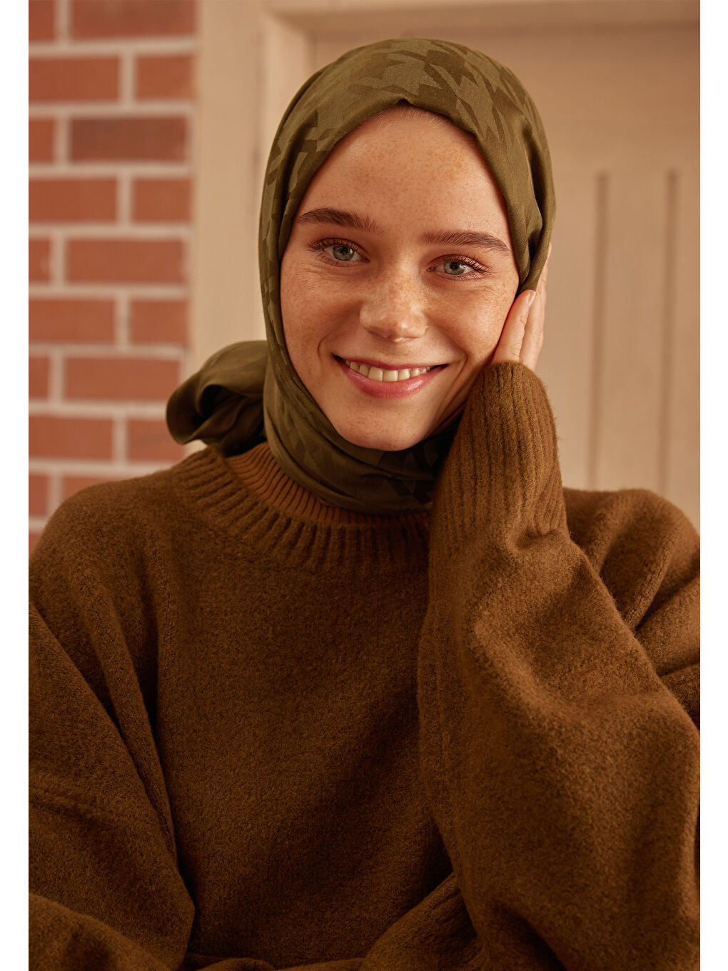 Kahverengi Kazayağı Jakarlı Şal Toprak-3