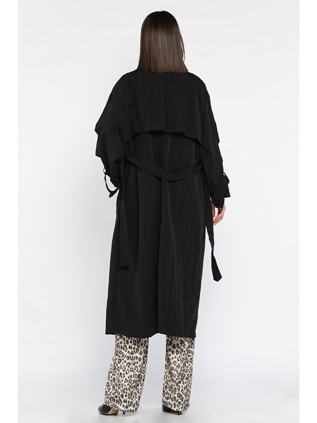 Siyah Bel Kuşaklı Yırtmaçlı Kadın Trençkot-2