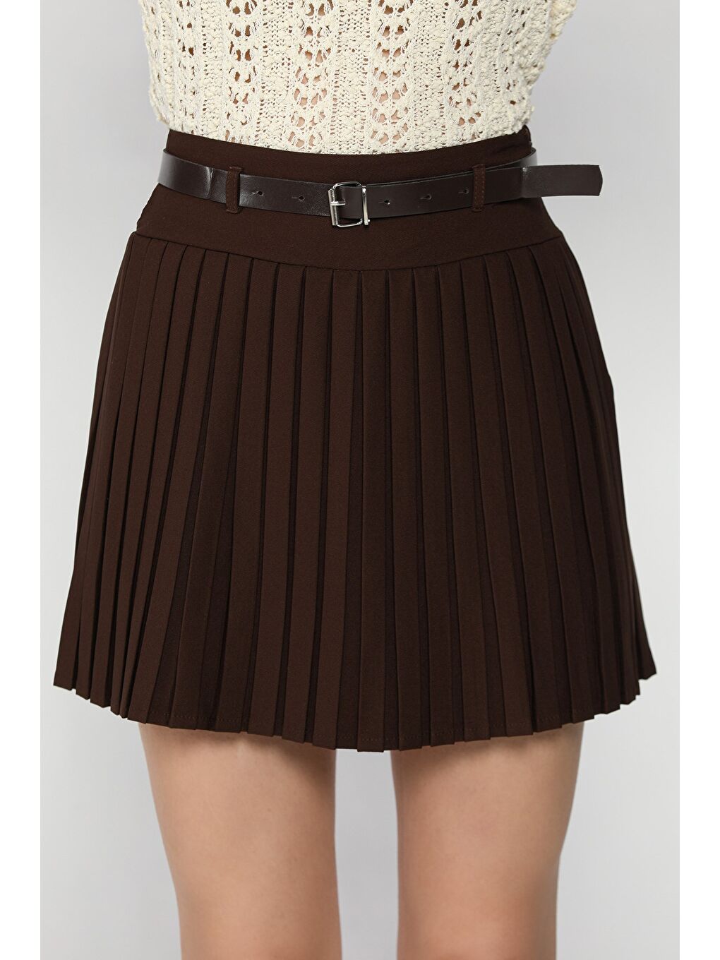 Kahverengi Kadın Bel Kemer Detaylı Pileli Şortlu Mini Etek-3