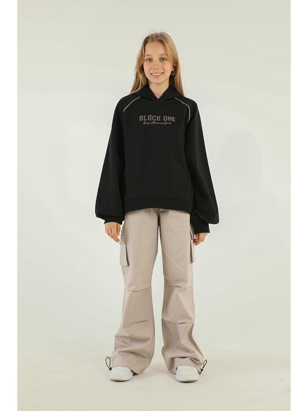 Siyah Kapüşonlu Baskı Detaylı Kargo Cepli Kız Çocuk Takım