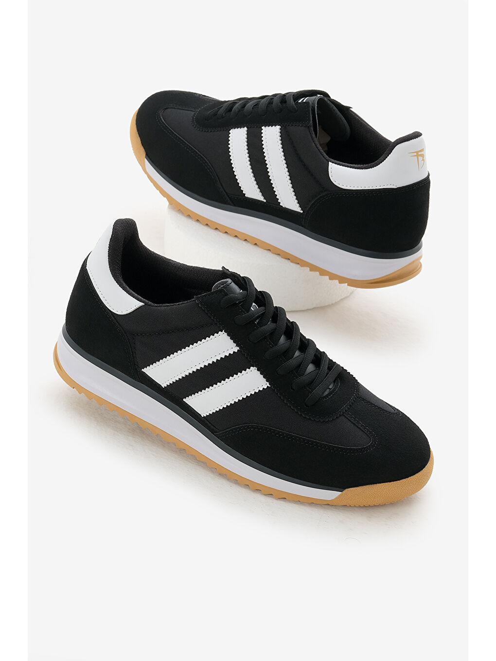 Unisex Siyah Beyaz Termo Taban Çift Şeritli Bağcıklı Spor Ayakkabı