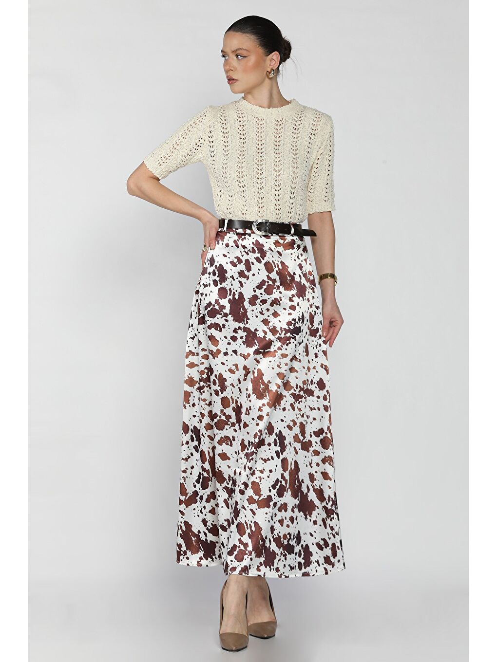 Beyaz Kadın Kemer Detaylı Desenli Uzun Saten Etek