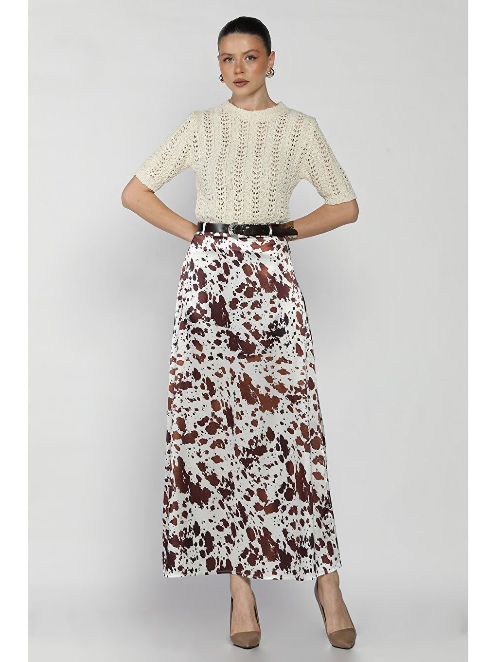 Beyaz Kadın Kemer Detaylı Desenli Uzun Saten Etek-1