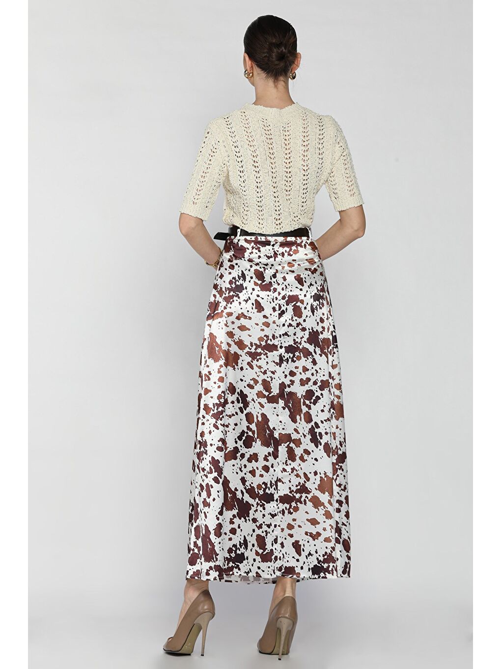 Beyaz Kadın Kemer Detaylı Desenli Uzun Saten Etek-2