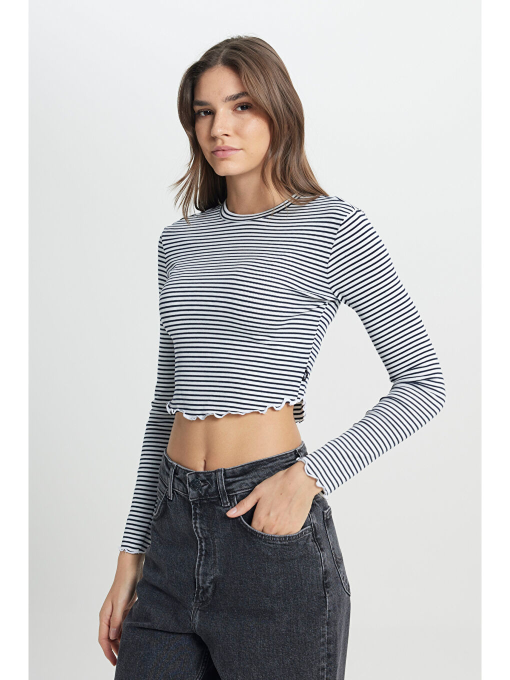 Slim Fit Dar Kesim Bisiklet Yaka Beyaz Uzun Kollu Tişört-2