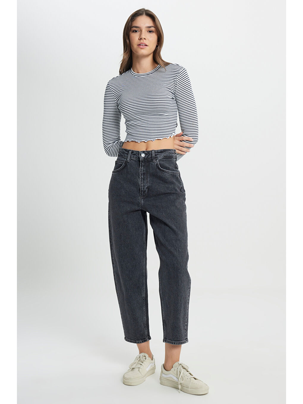 Slim Fit Dar Kesim Bisiklet Yaka Beyaz Uzun Kollu Tişört-3