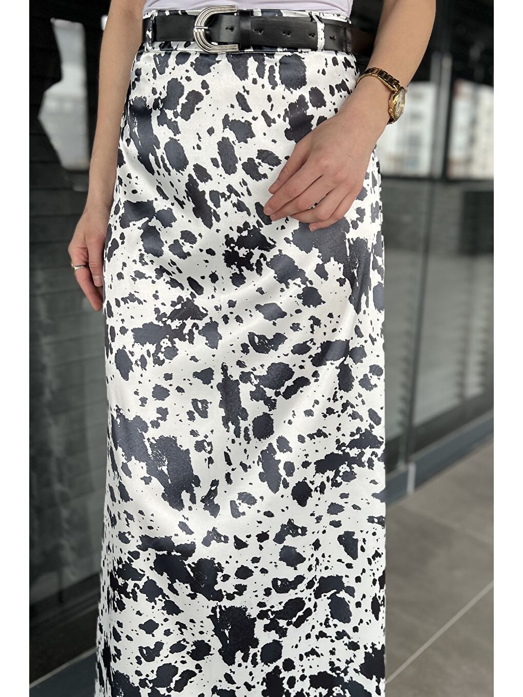 Lacivert Kadın Kemer Detaylı Desenli Uzun Saten Etek-3