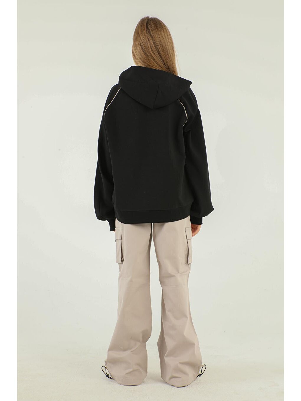 Siyah Kapüşonlu Baskı Detaylı Kargo Cepli Kız Çocuk Takım-5