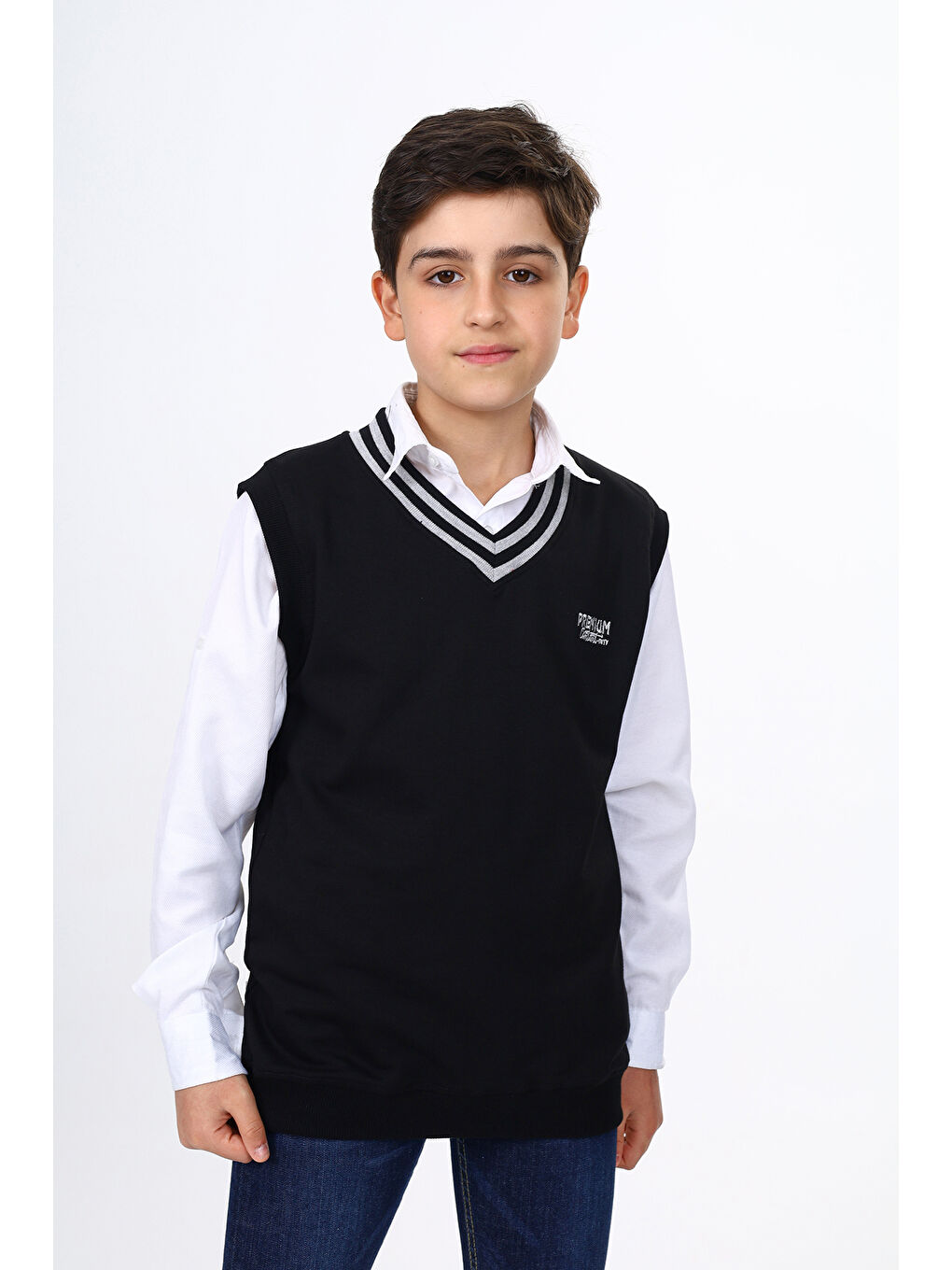 Siyah Erkek Çocuk Okul Nakışlı Süveter