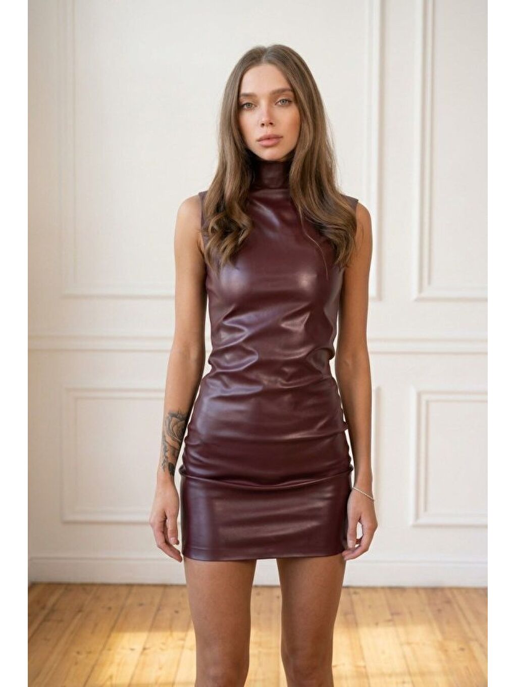 Bordo Kadın Kolsuz Balıkçı Yaka Kısa Deri Elbise-2
