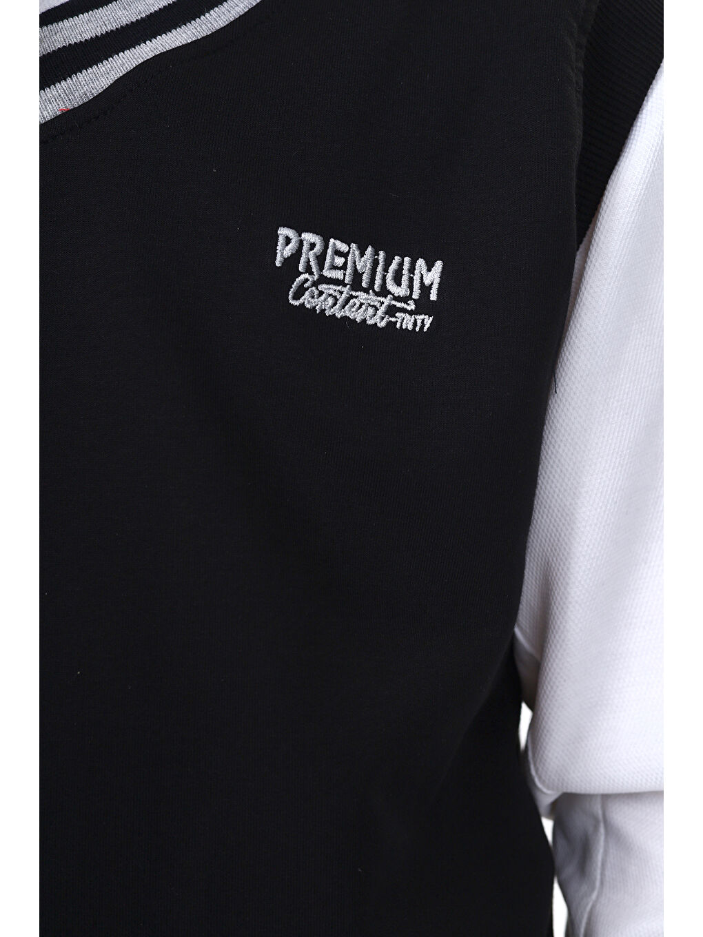 Siyah Erkek Çocuk Okul Nakışlı Süveter-2