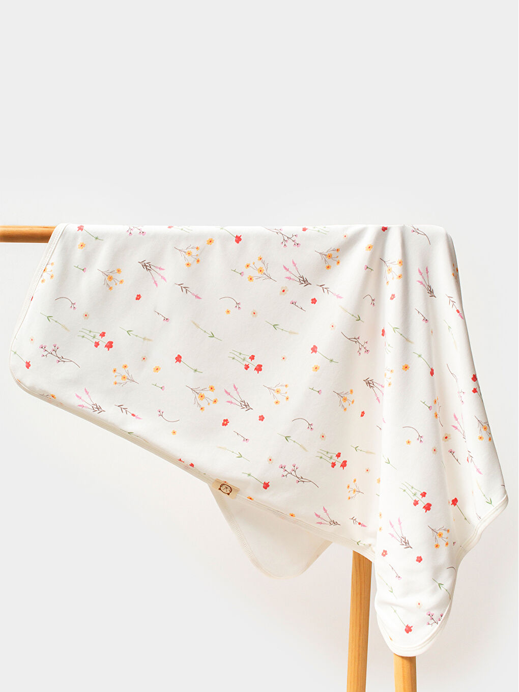 Ekru %100 Pamuklu Dallı Çiçek Baskılı Bebek Battaniyesi-2