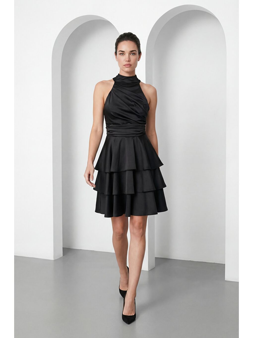 Kadın Siyah Halter Yaka Saten Mini Mezuniyet Abiye Elbise