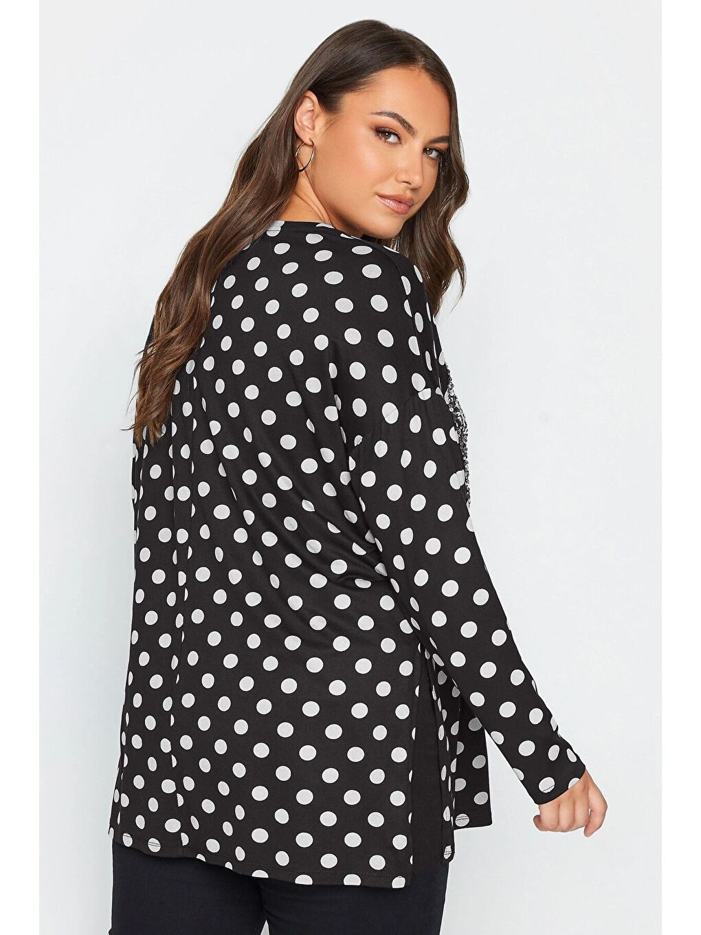 Siyah Büyük Beden Yırtmaç Detaylı Puantiyeli Payetli Uzun Kollu Bisiklet Yaka Bluz 302496-4