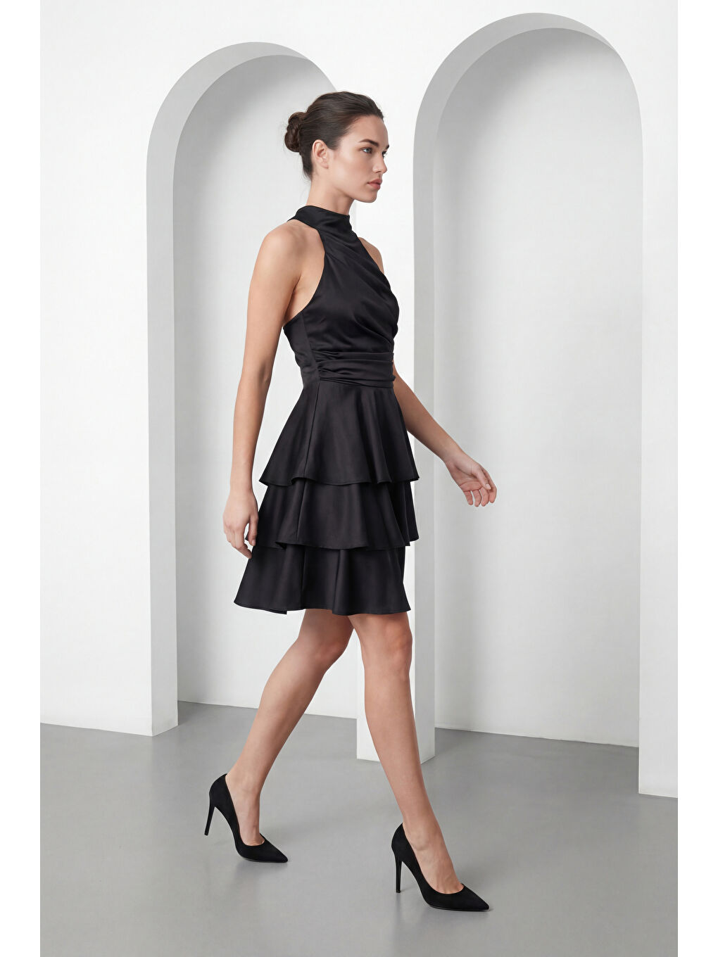 Kadın Siyah Halter Yaka Saten Mini Mezuniyet Abiye Elbise-1