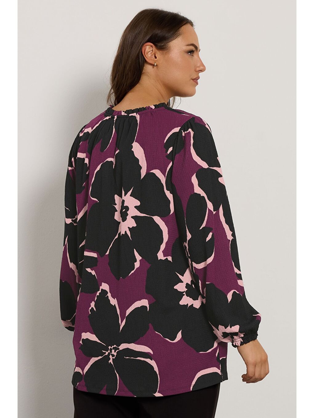 Mürdüm Büyük Beden Yakası Bağlamalı Uzun Kollu Çiçek Desenli Bluz 616410-3