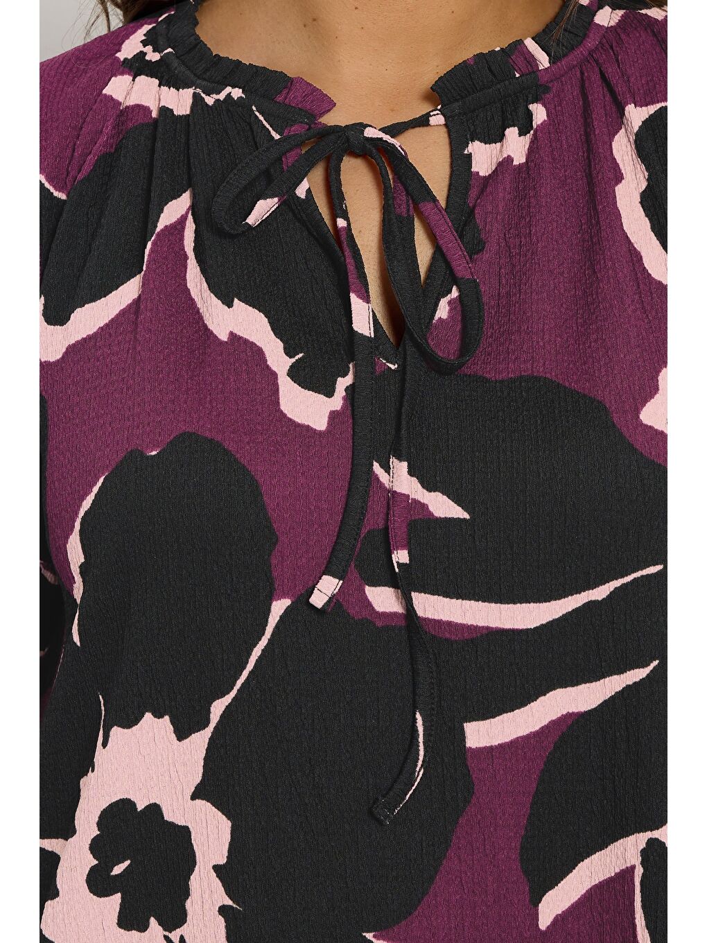 Mürdüm Büyük Beden Yakası Bağlamalı Uzun Kollu Çiçek Desenli Bluz 616410-4