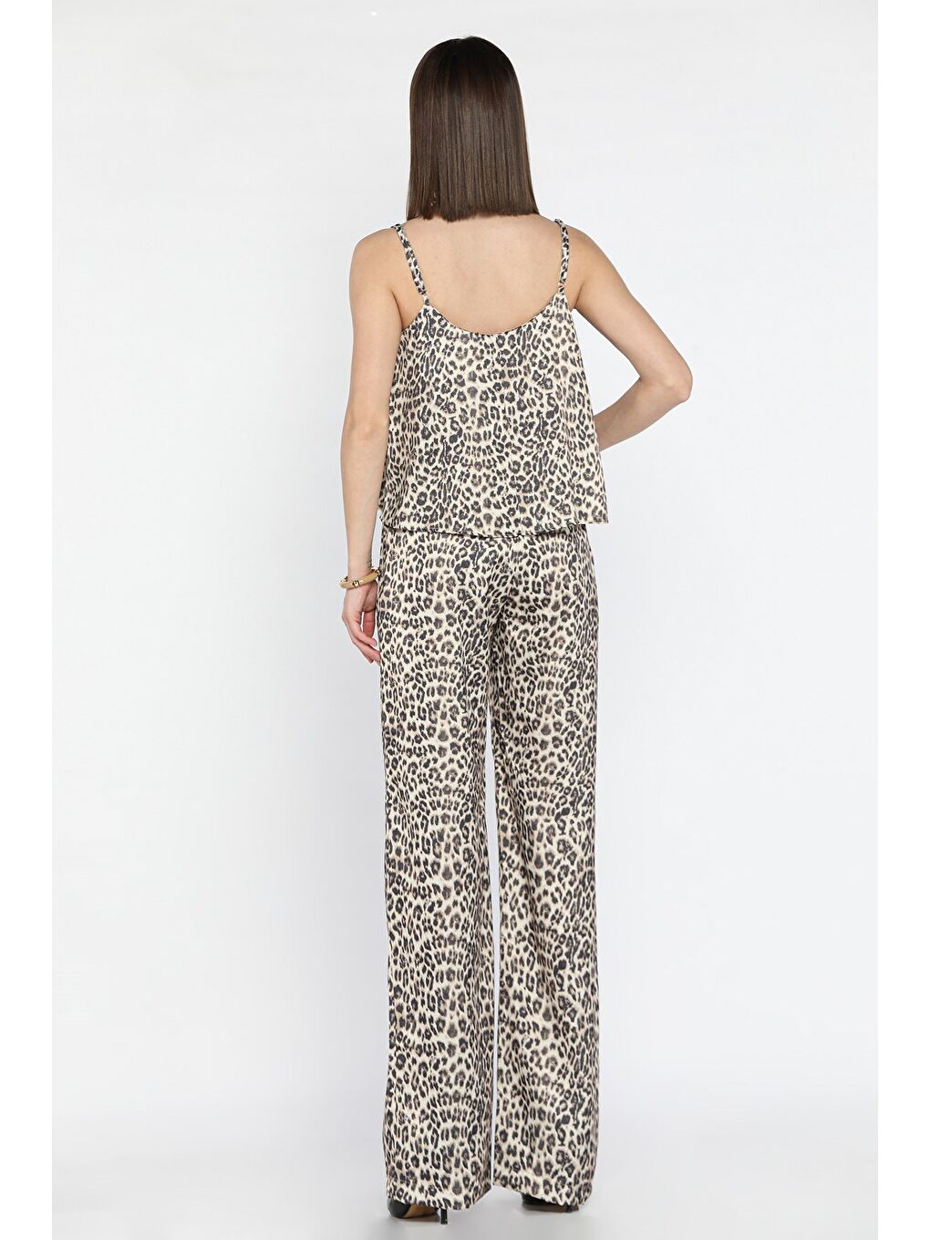 Kahverengi Leopar Desenli İp Askılı Saten Bluz Pantolon İkili Takım-2