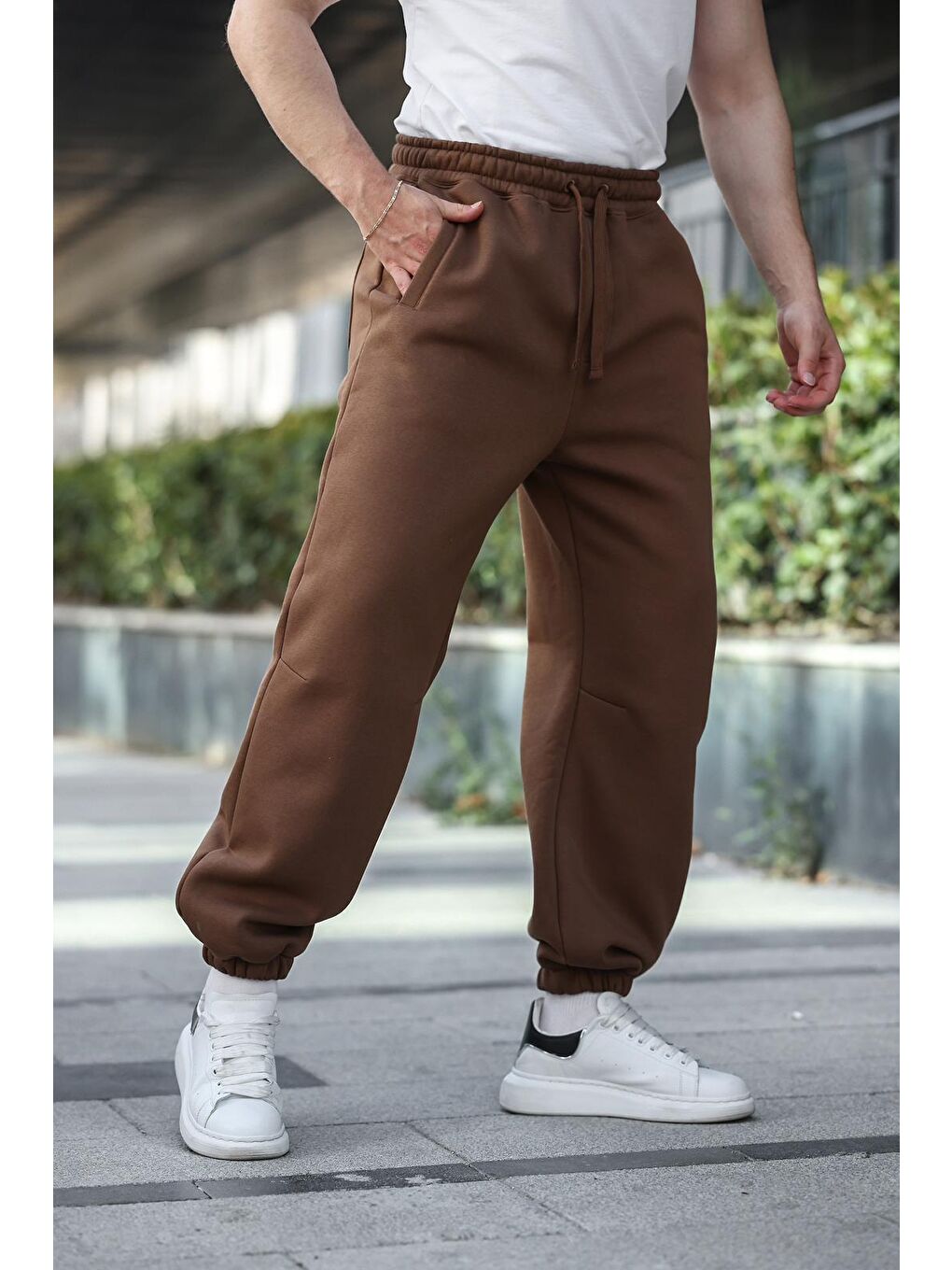 Kahverengi Rahat Kesim Paçası Lastikli Erkek Eşofman Altı E6579-2