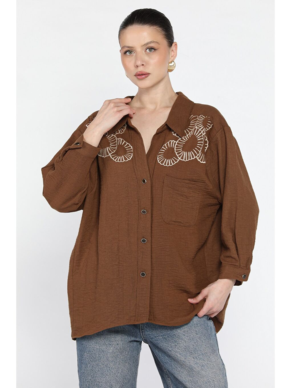 Kahverengi Kadın Nakışlı Oversize Gömlek