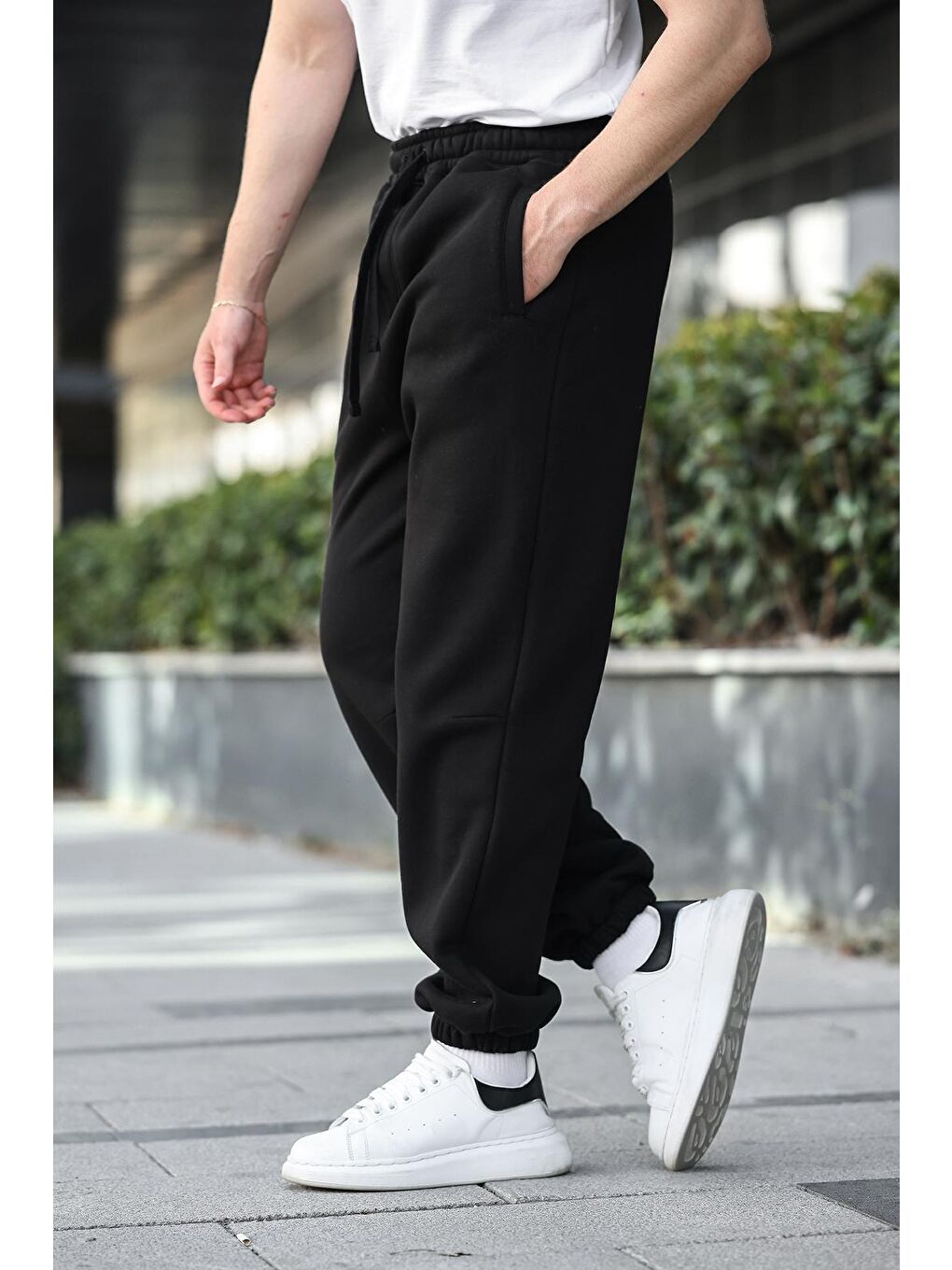 Siyah Rahat Kesim Paçası Lastikli Erkek Eşofman Altı E6579-1