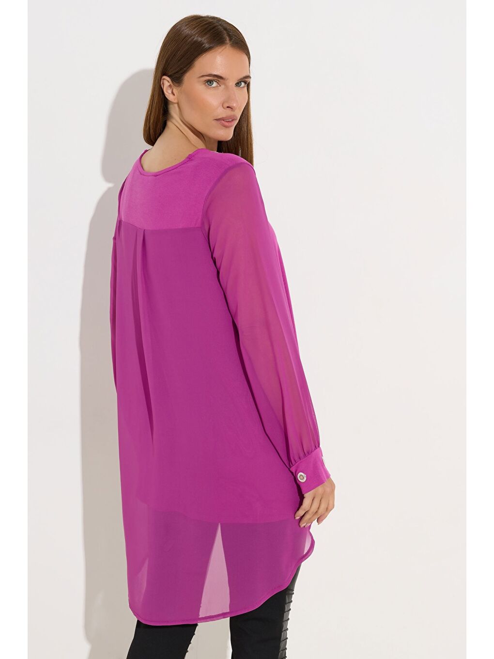 Fuşya Büyük Beden V Yaka Uzun Kollu Tül Detaylı Asimetrik Kesim Bluz 110881-4
