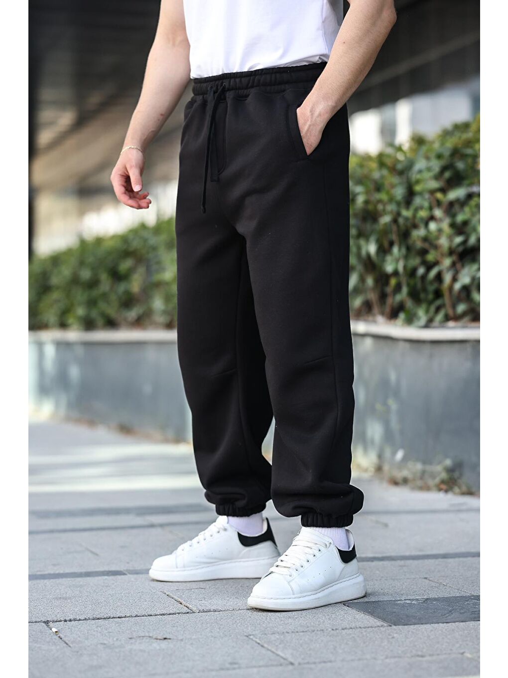 Siyah Rahat Kesim Paçası Lastikli Erkek Eşofman Altı E6579-4