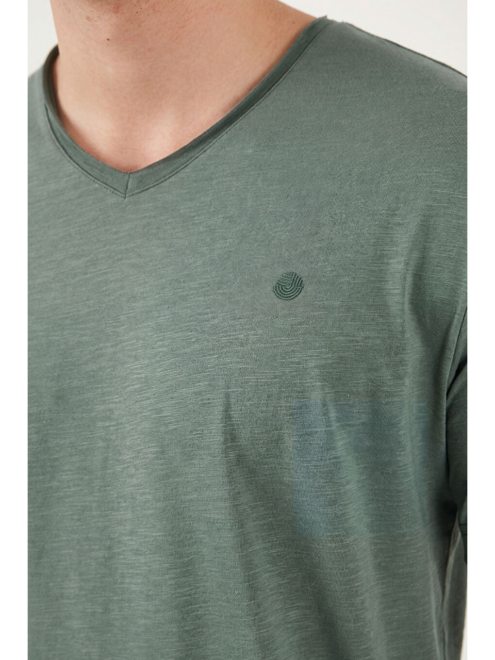 Yeşil Pamuklu Slim Fit V Yaka T Shirt 5902719-4