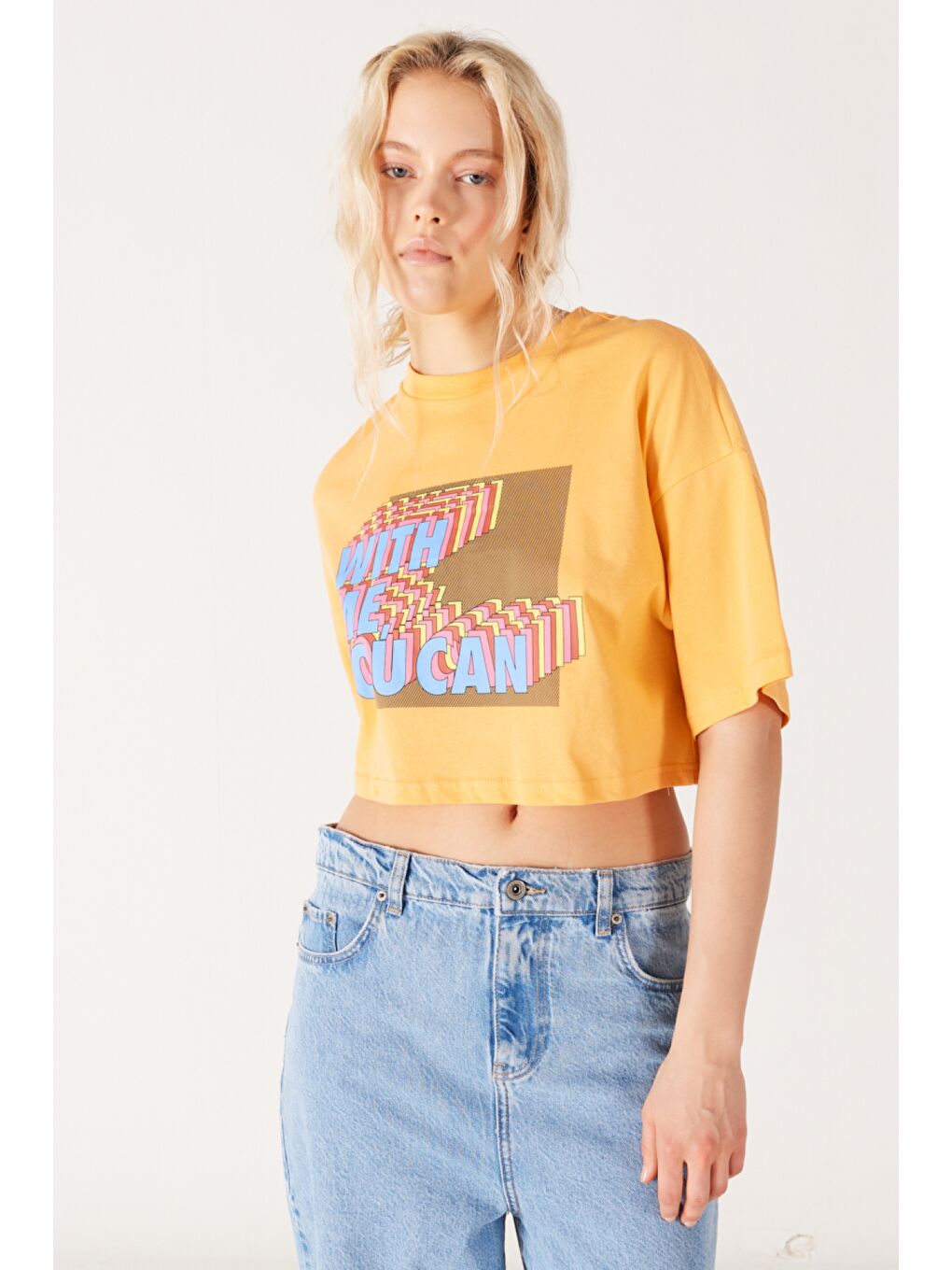 Turuncu Loose Fit Rahat Kesim %100 Pamuk Bisiklet Yaka Hardal Crop Tişört-1