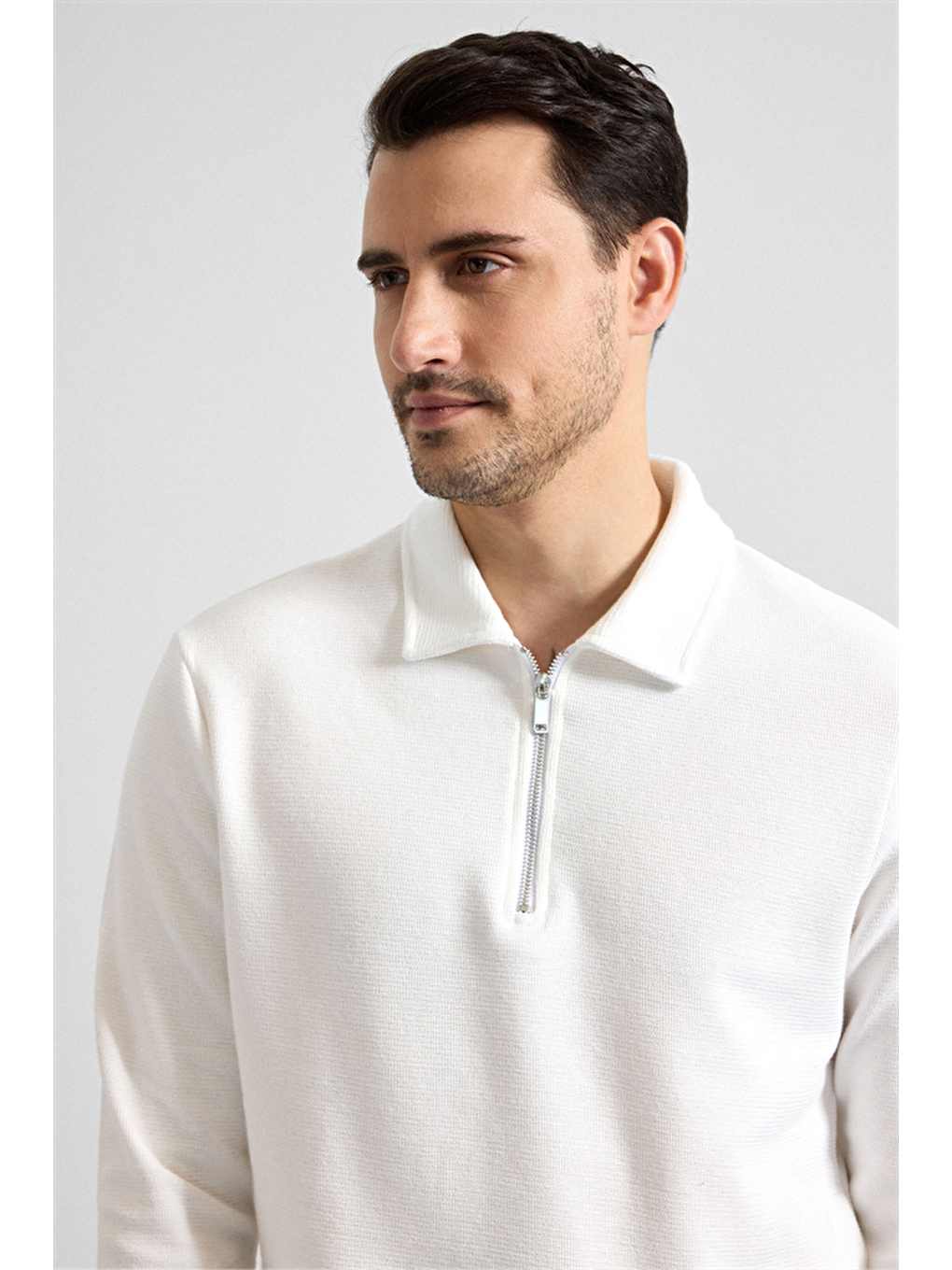 Beyaz Regular Düz Yarım Balıkçı Yaka Sweatshirt-1