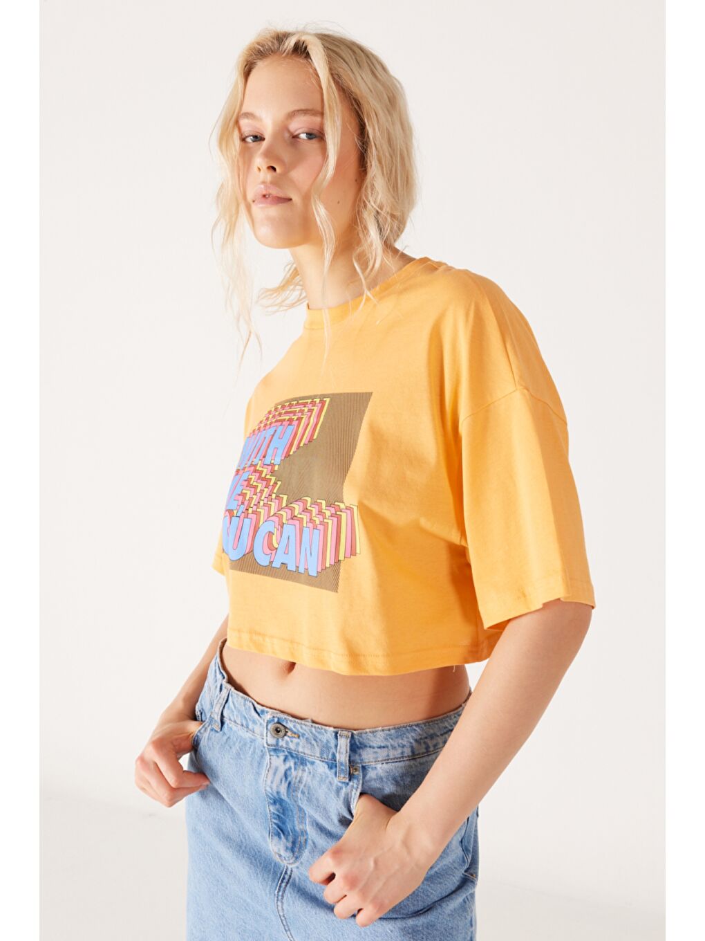Turuncu Loose Fit Rahat Kesim %100 Pamuk Bisiklet Yaka Hardal Crop Tişört-3