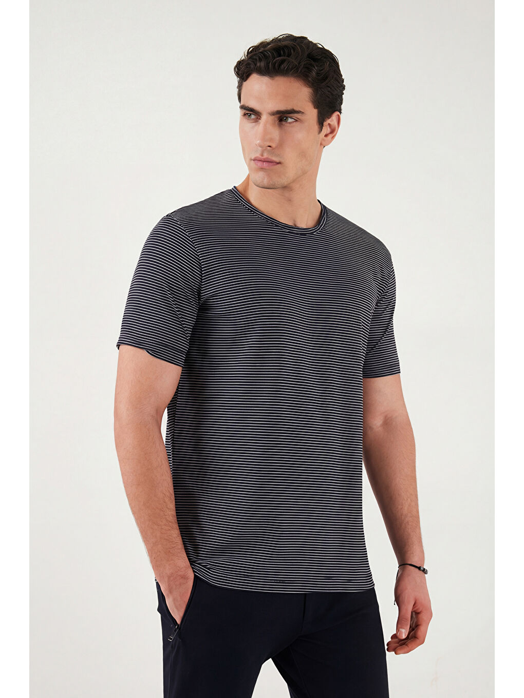 Lacivert Pamuklu Regular Fit Çizgili Bisiklet Yaka T Shirt 5904030-2