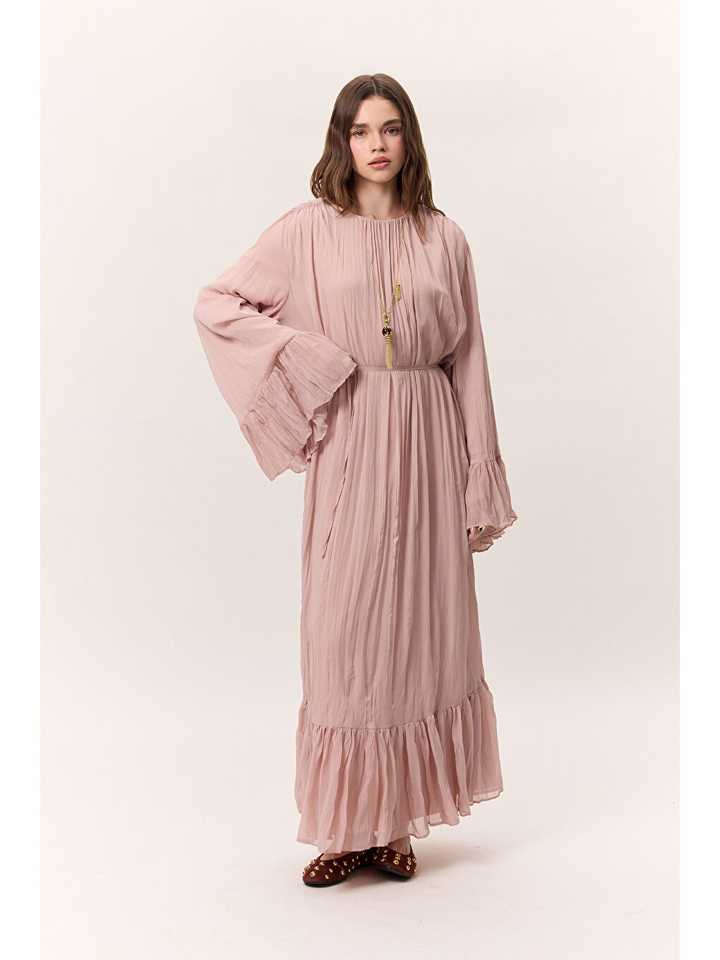 Pembe Crush Piliseli Katlı Uzun Elbise Pudra-3