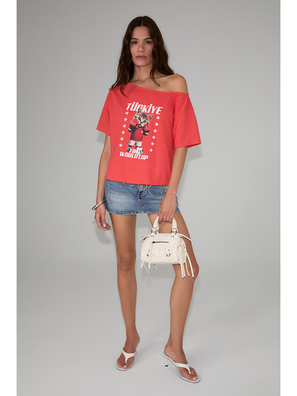 Manaıa Kadın %100 Organik Pmauklu Tek Omuzu Açık Dünya Kupasına Özel Baskılı Pembe T-shirt-3