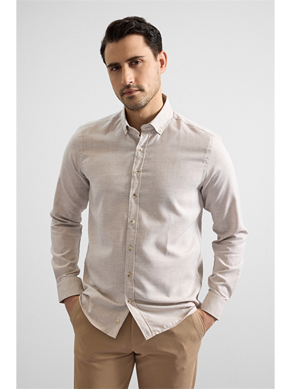 Ekru Slim Düğmeli Yaka Düz Cepsiz Casual Gömlek