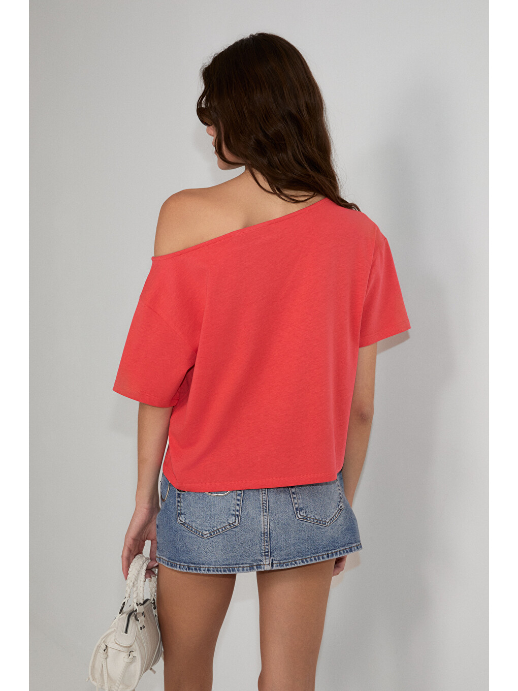 Manaıa Kadın %100 Organik Pmauklu Tek Omuzu Açık Dünya Kupasına Özel Baskılı Pembe T-shirt-4