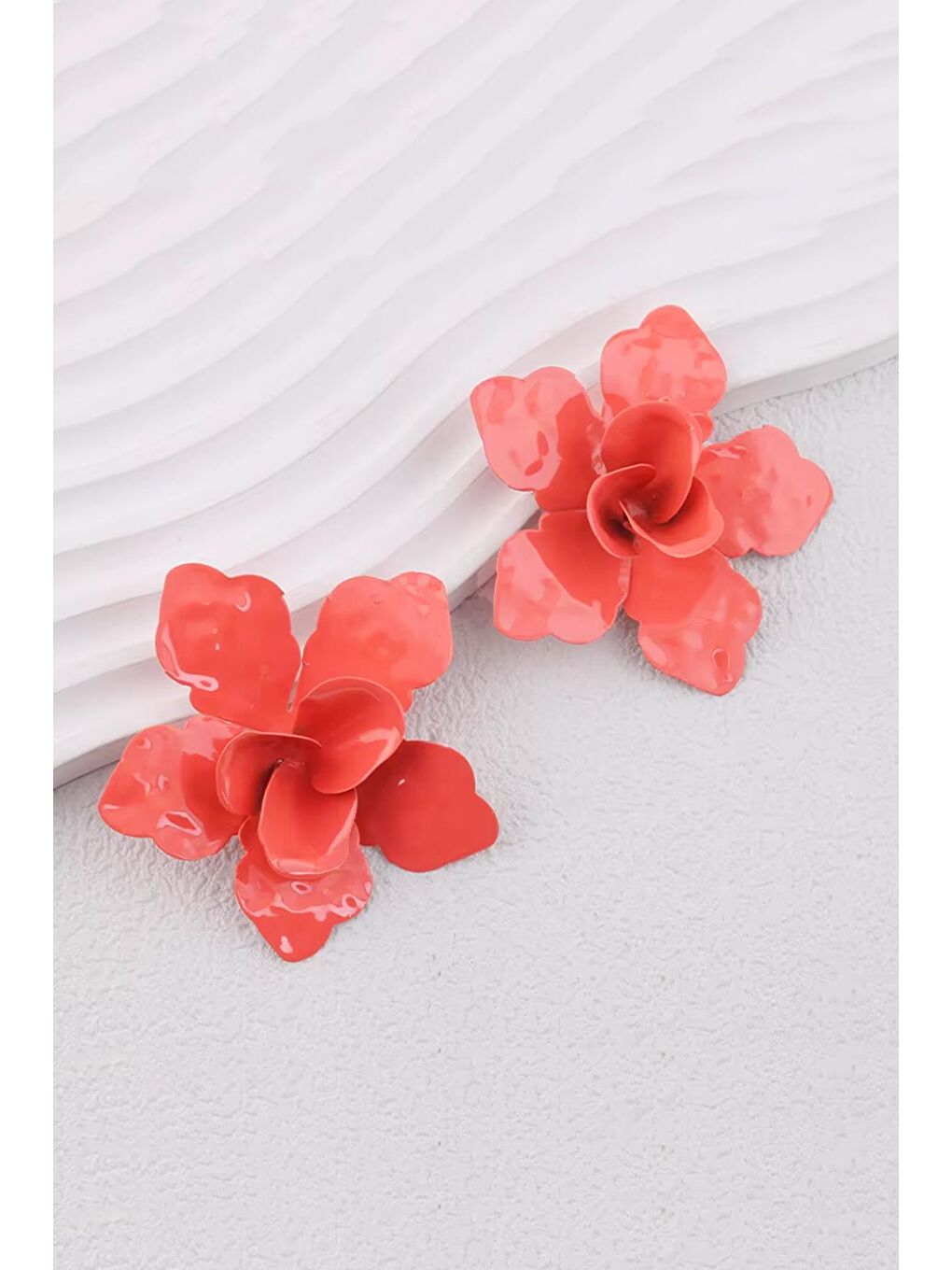 Pembe Metal Büyük Çiçek Küpe