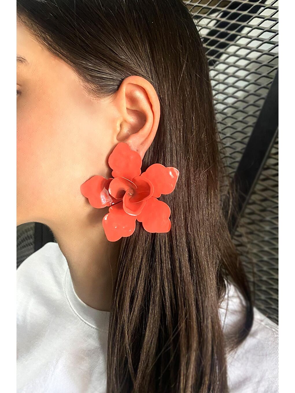 Pembe Metal Büyük Çiçek Küpe-1