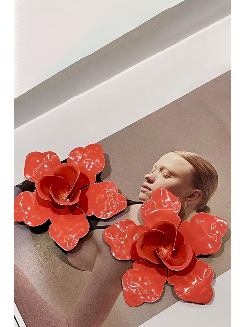 Pembe Metal Büyük Çiçek Küpe-2