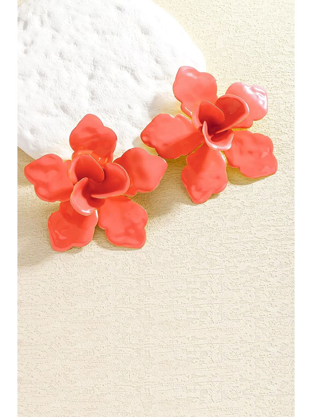 Pembe Metal Büyük Çiçek Küpe-5