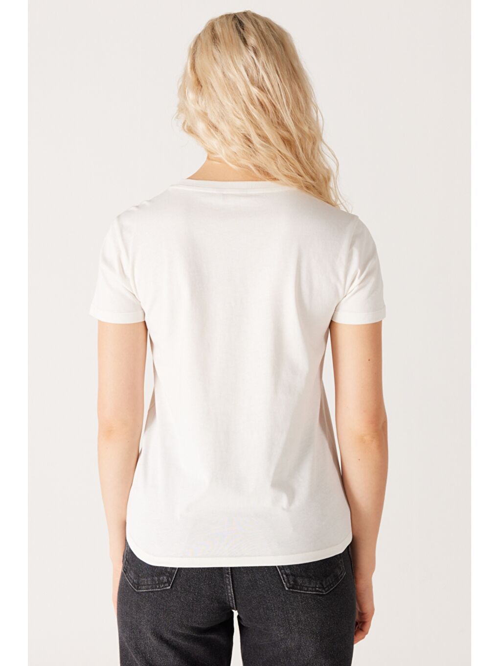 Slim Fit Dar Kesim %100 Pamuk Bisiklet Yaka Beyaz Tişört-5