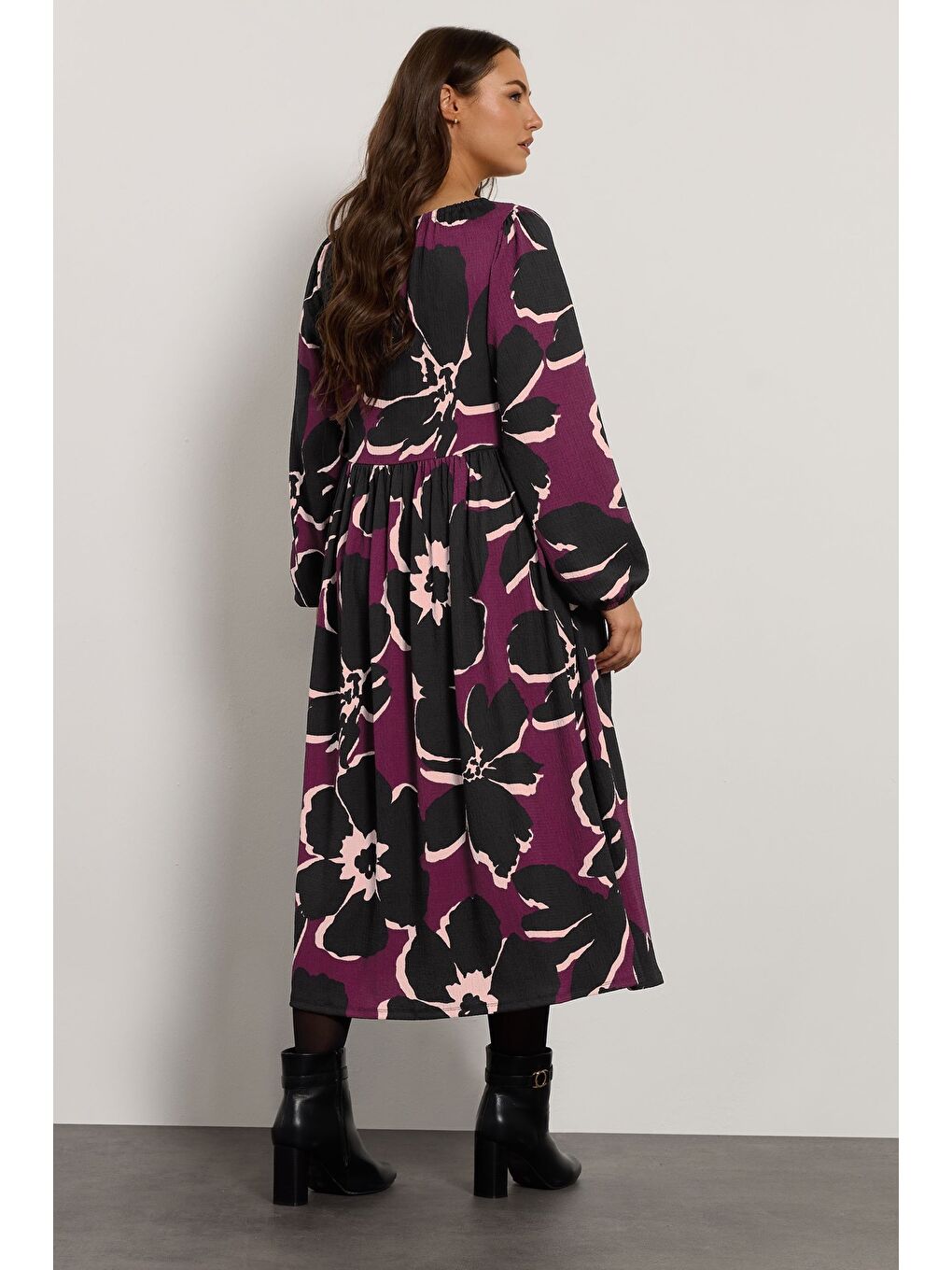 Mor Büyük Beden V Yaka Uzun Kollu Bürümcük Kumaş Maxi Elbise 616397-4