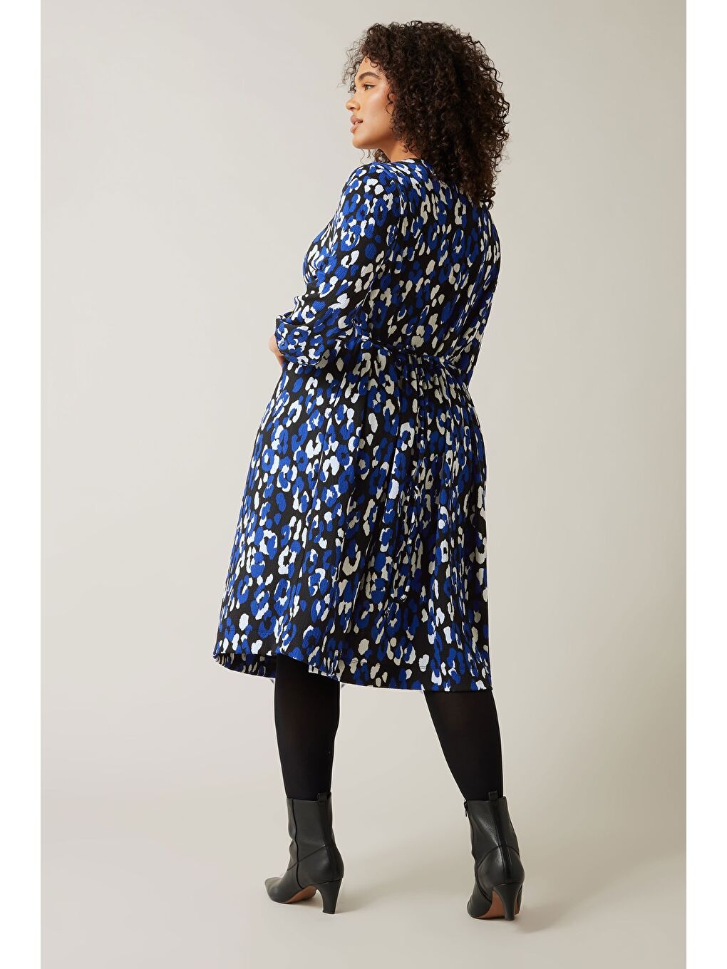 Mavi Büyük Beden V Yaka Uzun Kollu Bürümcük Kumaş Midi Elbise 615818-3