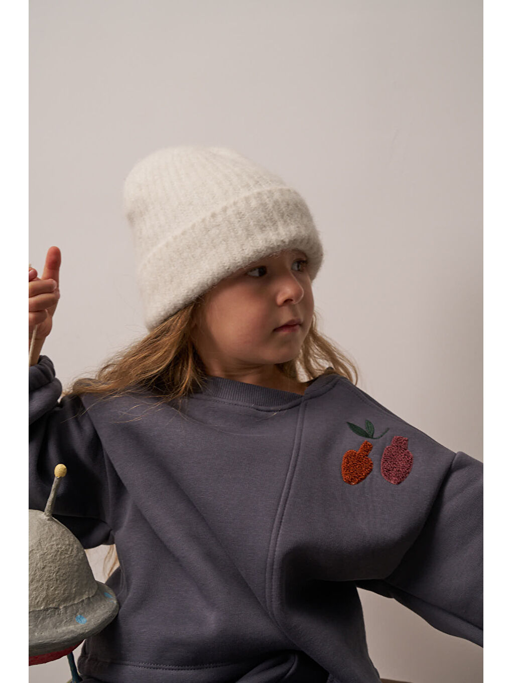 Gri Omuz Nakışlı Çocuk Sweatshirt-1