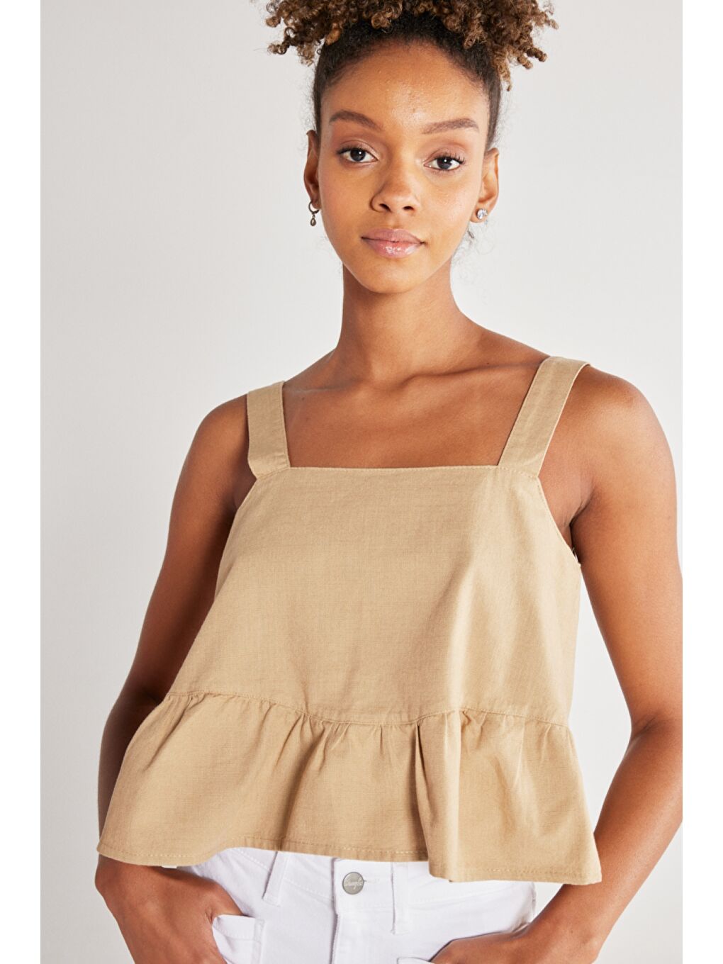 Regular Fit Normal Kesim %100 Pamuk Kare Yaka Bej Askılı Bluz-3